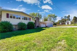 101 Glover Ln, Toronto, OH 43964 - Photo 2