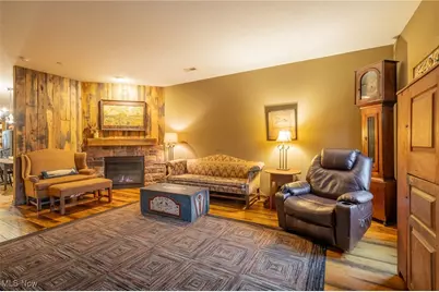 38071 Euclid Avenue #2, Willoughby, OH 44094 - Photo 4