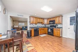 1109 4th St, Belpre, OH 45714 - Photo 8