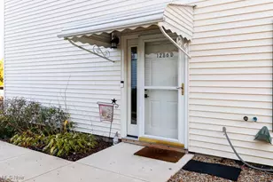 1286 Pembrooke Dr, Salem, OH 44460 - Photo 2