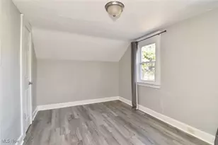 2061 W 33rd St, Loveland, OH 44113 - Photo 32