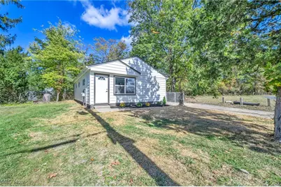 16817 Glenpark Avenue, Loveland, OH 44128 - Photo 2