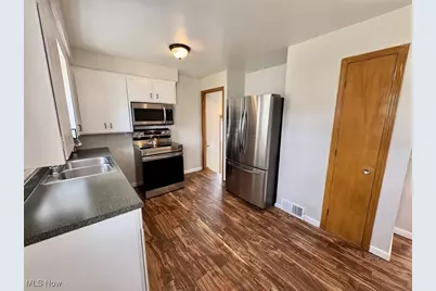 1807 E 294th Street, Wickliffe, OH 44092 - Photo 12