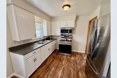 1807 E 294th Street, Wickliffe, OH 44092 - Photo 8