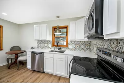 41 W Woodsdale Avenue, Akron, OH 44301 - Photo 6