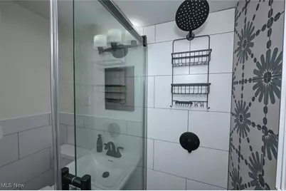 41 W Woodsdale Avenue, Akron, OH 44301 - Photo 14