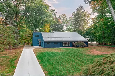 12866 Lake Shore Boulevard, Bratenahl, OH 44108 - Photo 2