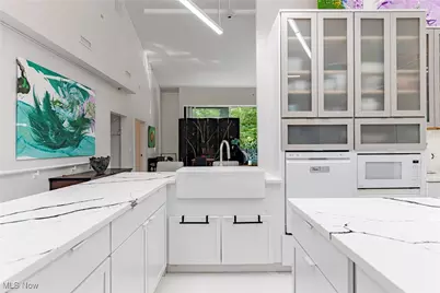 12866 Lake Shore Boulevard, Bratenahl, OH 44108 - Photo 12