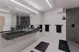 12866 Lakeshore Blvd, Bratenahl, OH 44108 - Photo 18