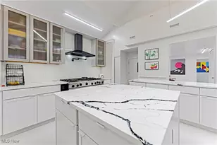 12866 Lakeshore Blvd, Bratenahl, OH 44108 - Photo 10