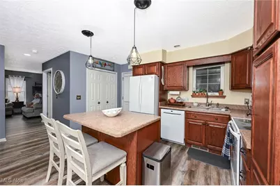 1139 Glencove Commons Drive, Brunswick, OH 44212 - Photo 4