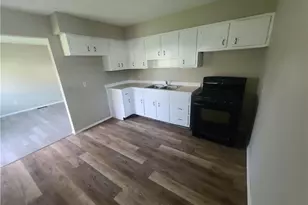 3892 E 143rd St, Loveland, OH 44128 - Photo 2