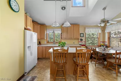 9732 Erie Avenue SW, Beach City, OH 44608 - Photo 8