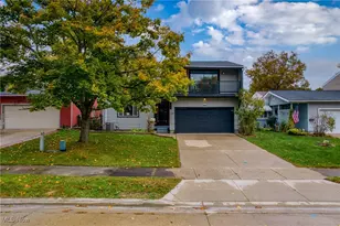 375 Big Bend Cir, Barberton, OH 44203 - Photo 2