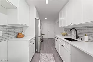 375 Big Bend Cir, Barberton, OH 44203 - Photo 14