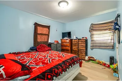 2303 Bollinger Avenue NE, Canton, OH 44705 - Photo 12