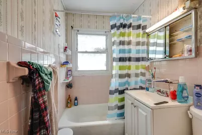 2303 Bollinger Avenue NE, Canton, OH 44705 - Photo 10