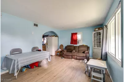 2303 Bollinger Avenue NE, Canton, OH 44705 - Photo 8