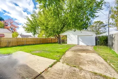 2303 Bollinger Avenue NE, Canton, OH 44705 - Photo 4