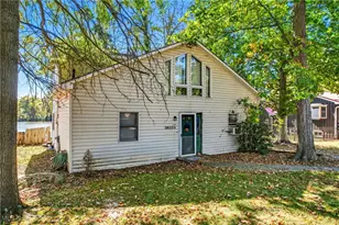 26223 Wildwood Dr, Beloit, OH 44609 - Photo 2