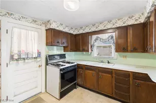 313 Southeast Ave, Tallmadge, OH 44278 - Photo 16