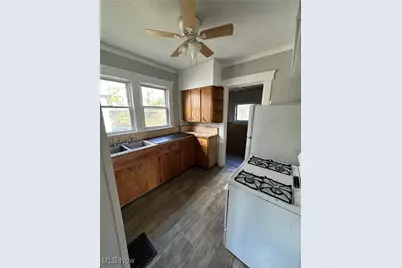 825 Kenmore Boulevard, Akron, OH 44314 - Photo 4