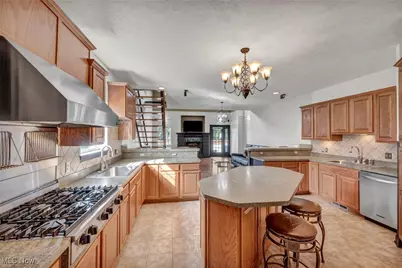 38514 N Beachview Road, Willoughby, OH 44094 - Photo 12