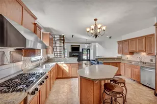 38514 N Beachview Rd, Willoughby, OH 44094 - Photo 12