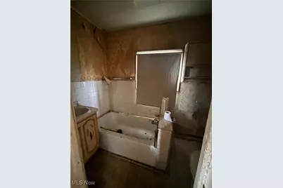 1427 4th Street NE, Canton, OH 44704 - Photo 8