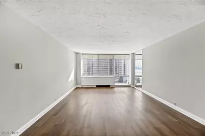 12700 Lake Avenue #801, Oakwood, OH 44107 - Photo 8