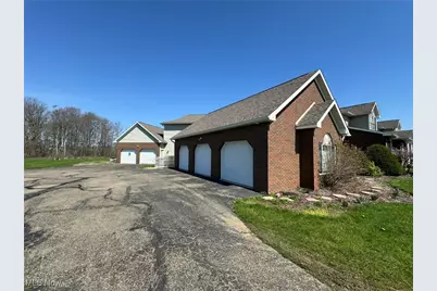 1173 Manchester Avenue SW, North Lawrence, OH 44666 - Photo 2