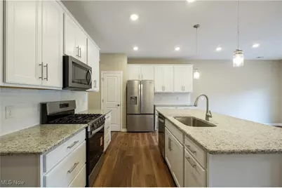 950-5 Memory Lane, Aurora, OH 44202 - Photo 4