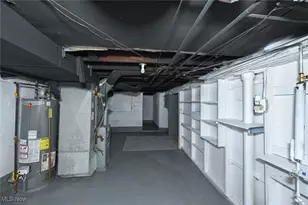 1074 Linden Ave, Akron, OH 44310 - Photo 40