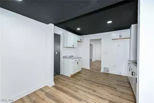 1074 Linden Ave, Akron, OH 44310 - Photo 24