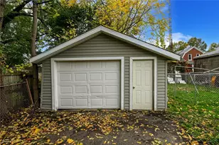 1074 Linden Ave, Akron, OH 44310 - Photo 8