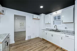 1074 Linden Ave, Akron, OH 44310 - Photo 20