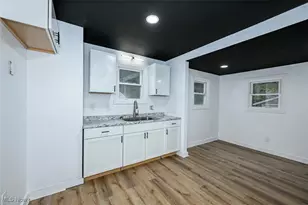 1074 Linden Ave, Akron, OH 44310 - Photo 18