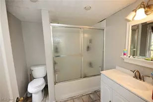 152 Pennsylvania Ave, Chester, WV 26034 - Photo 14