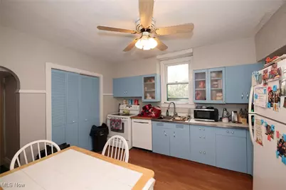 152 Pennsylvania Avenue, Chester, WV 26034 - Photo 4