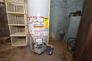 152 Pennsylvania Ave, Chester, WV 26034 - Photo 18