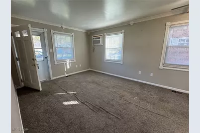 324 E 235th Street, Euclid, OH 44123 - Photo 2