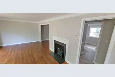 17718 Lomond Boulevard, Huber Heights, OH 44122 - Photo 4