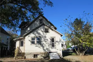 160 Erie St, Elyria, OH 44035 - Photo 2