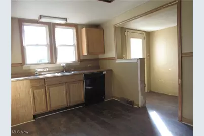 160 Erie Street, Elyria, OH 44035 - Photo 8