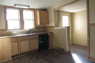 160 Erie St, Elyria, OH 44035 - Photo 8