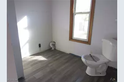 160 Erie Street, Elyria, OH 44035 - Photo 10