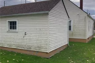 2354 21st St SW, Akron, OH 44314 - Photo 4