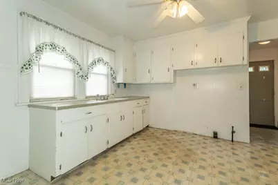934 E 223rd Street, Euclid, OH 44123 - Photo 8
