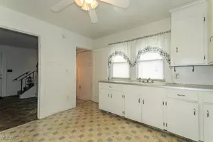 934 E 223rd St, Euclid, OH 44123 - Photo 6