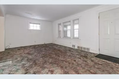 934 E 223rd Street, Euclid, OH 44123 - Photo 4